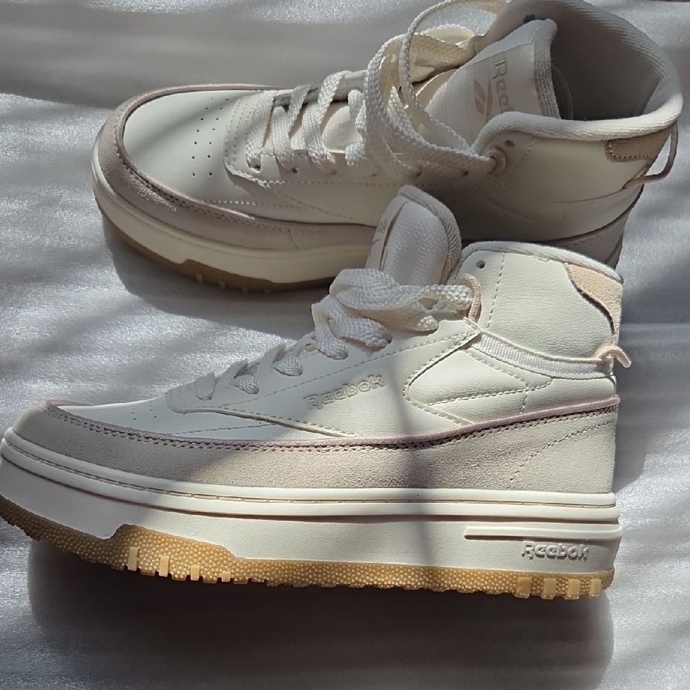 New Reebok Women's Cream High-Top Sneakers - Picture 6 of 7